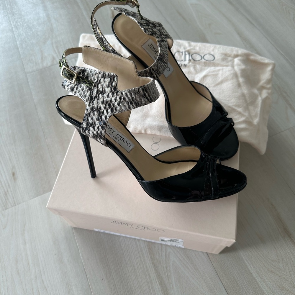 Gorgeous always in style high heeled sandals